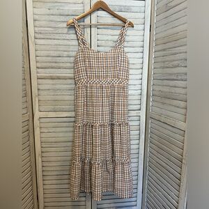 Sweetheart neckline gingham sundress
